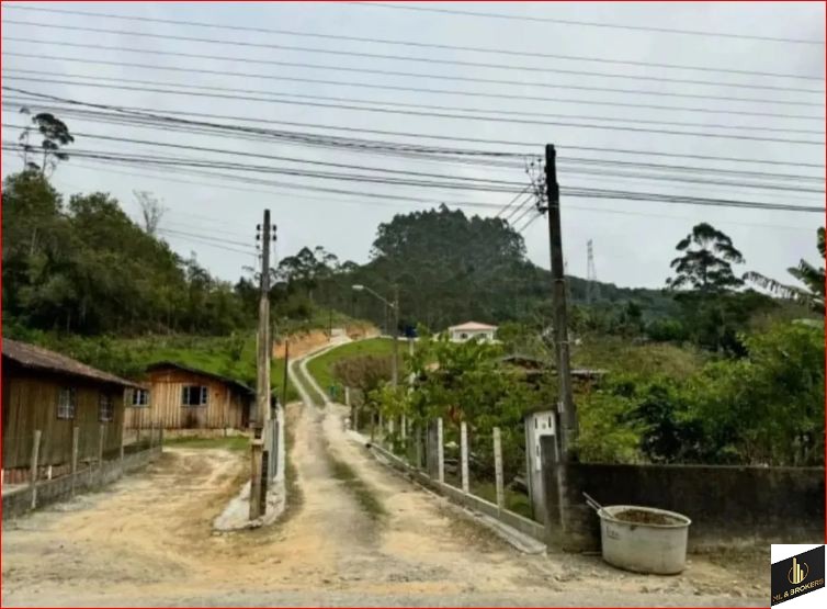 20.000M2/02 CASAS ALVENARIA/OTIMA LOCALIZAÇÃO/ACEITA PERMUTA URBANO SÃO JOSE OU BIGUAÇU