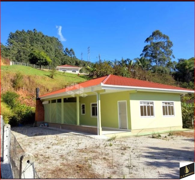 20.000M2/02 CASAS ALVENARIA/OTIMA LOCALIZAÇÃO/ACEITA PERMUTA URBANO SÃO JOSE OU BIGUAÇU