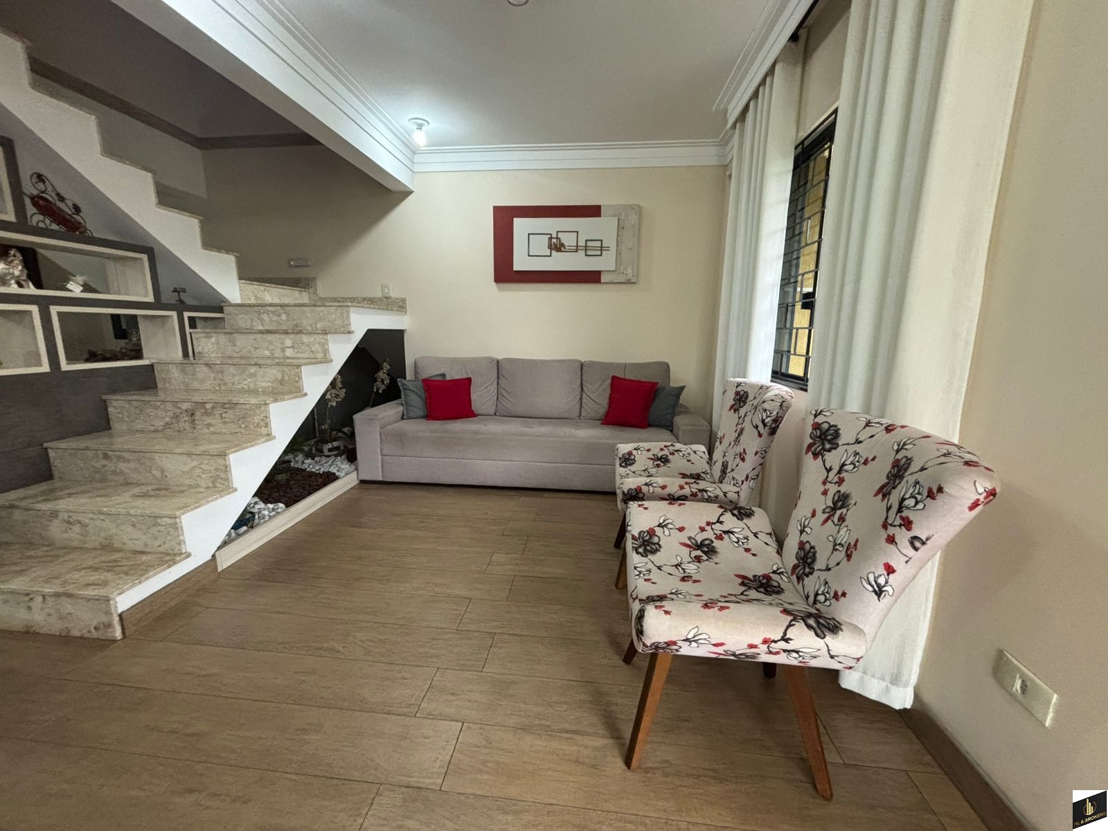 Sobrado 4 quartos para Locação Anual no bairro Iguaçu em Araucária