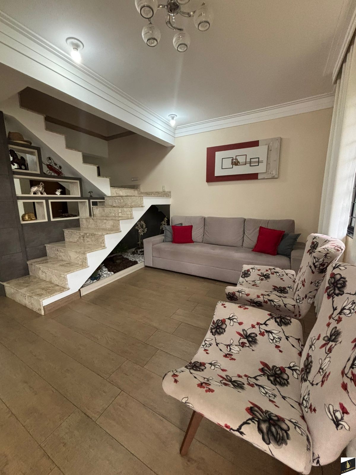 Sobrado 4 quartos para Locação Anual no bairro Iguaçu em Araucária