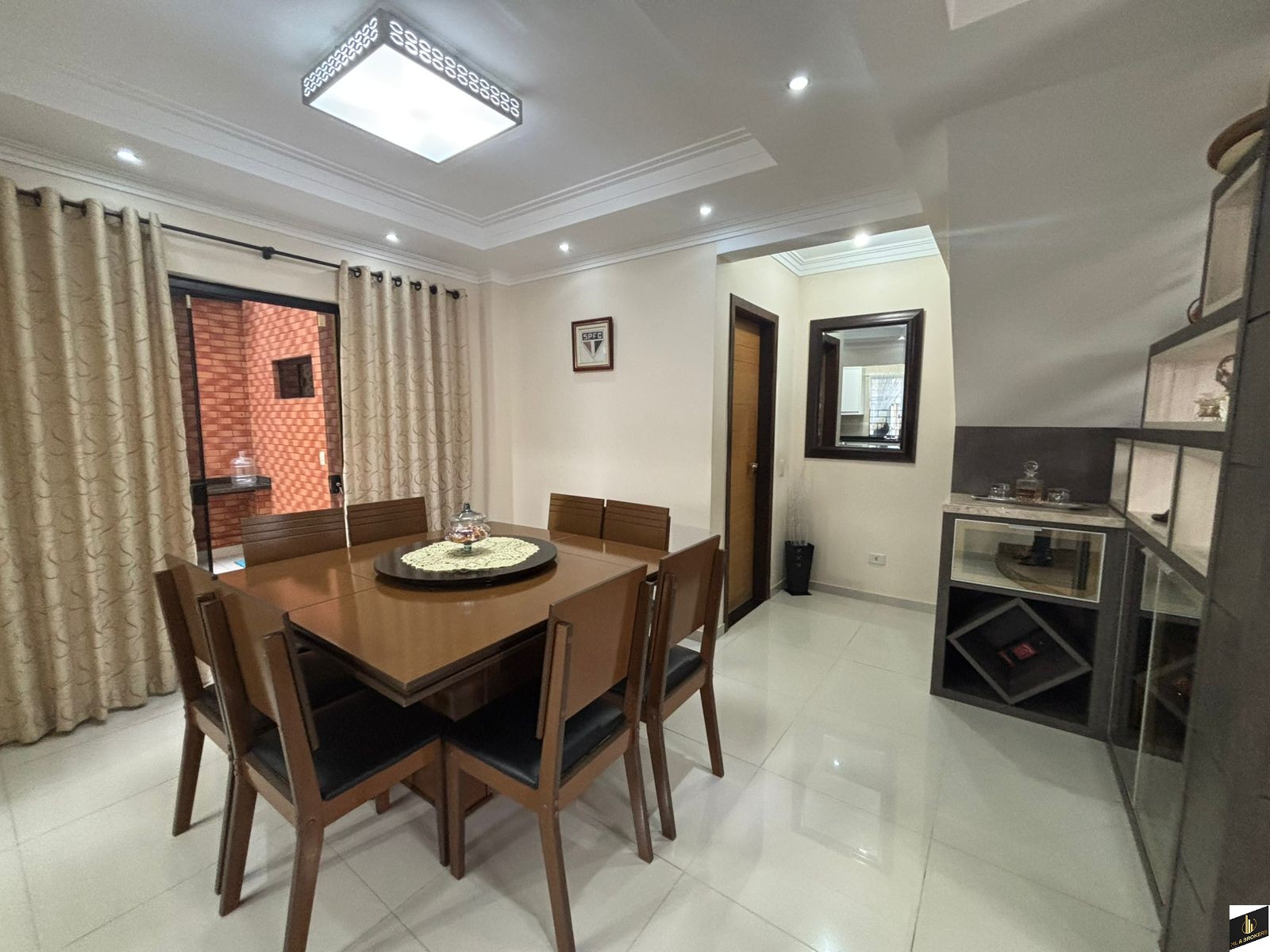 Sobrado 4 quartos para Locação Anual no bairro Iguaçu em Araucária