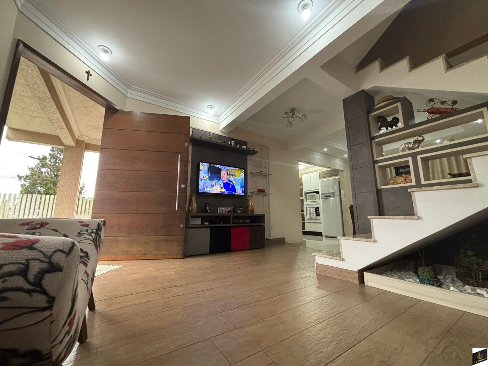 Sobrado 4 quartos para Locação Anual no bairro Iguaçu em Araucária