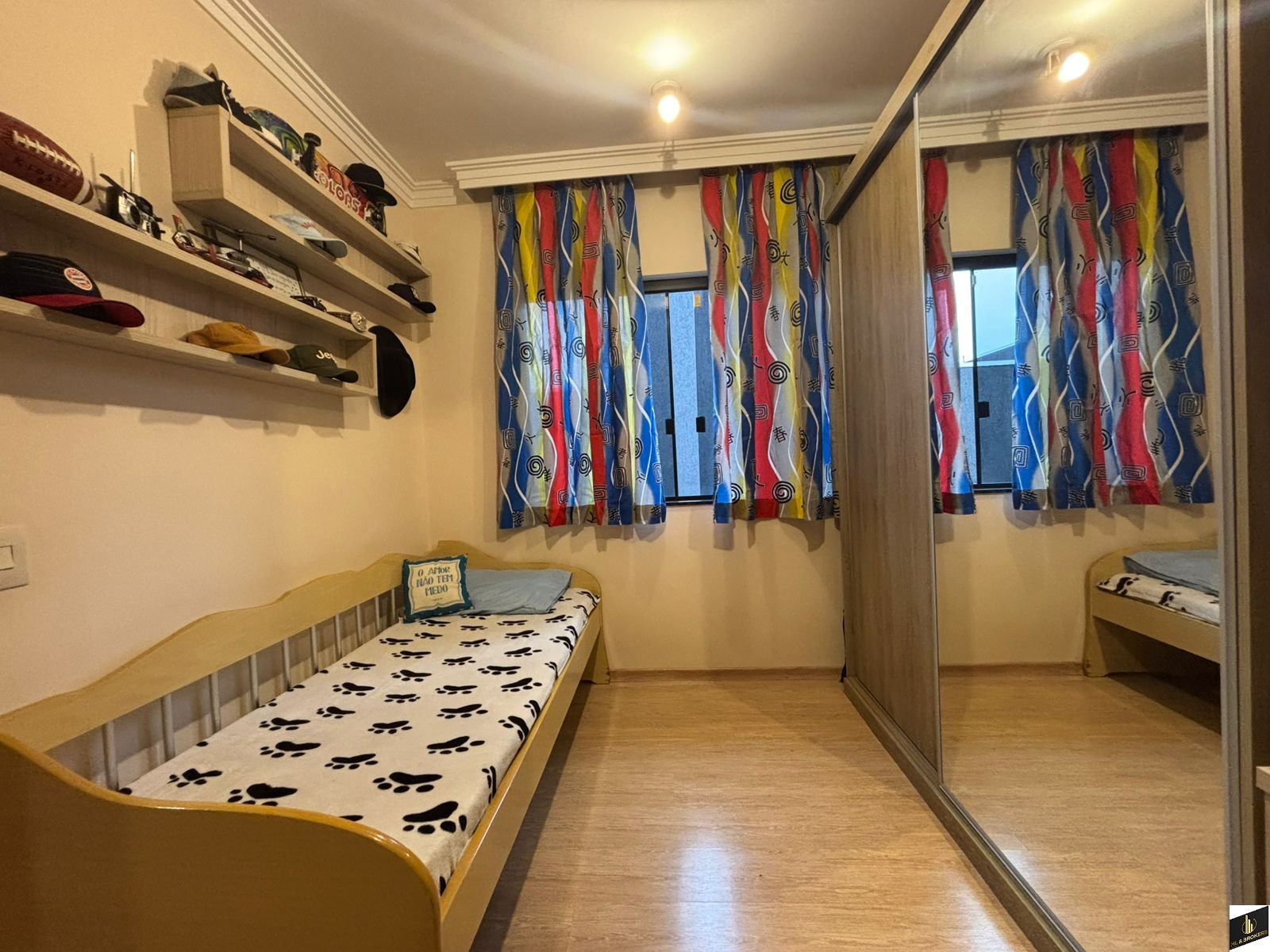 Sobrado 4 quartos para Locação Anual no bairro Iguaçu em Araucária