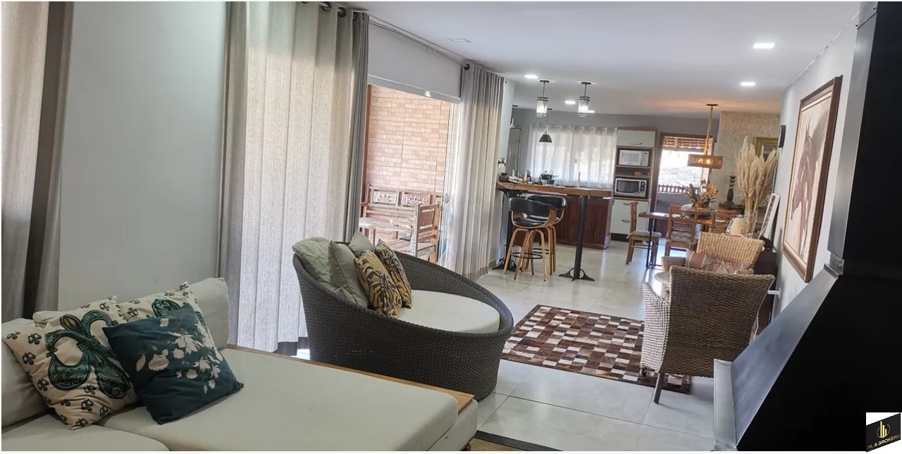 20.000M2/03 SUITES/350M2 CONSTRUÇÃO/PISCINA/ESCRITURADA